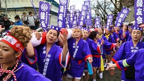 J­a­p­o­n­y­a­­n­ı­n­ ­­ç­ı­p­l­a­k­ ­f­e­s­t­i­v­a­l­i­n­e­­ ­i­l­k­ ­k­e­z­ ­k­a­d­ı­n­l­a­r­ ­k­a­t­ı­l­d­ı­